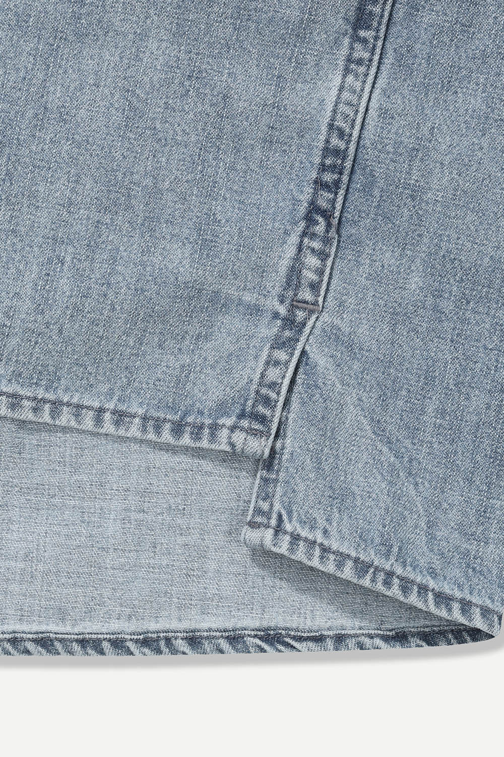 [공식몰] 가슴포켓 데님 아우터 셔츠 블루