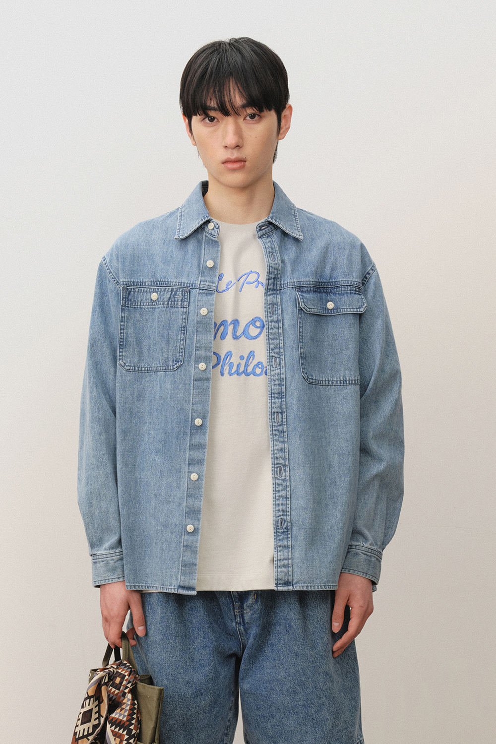 [공식몰] 가슴포켓 데님 아우터 셔츠 블루