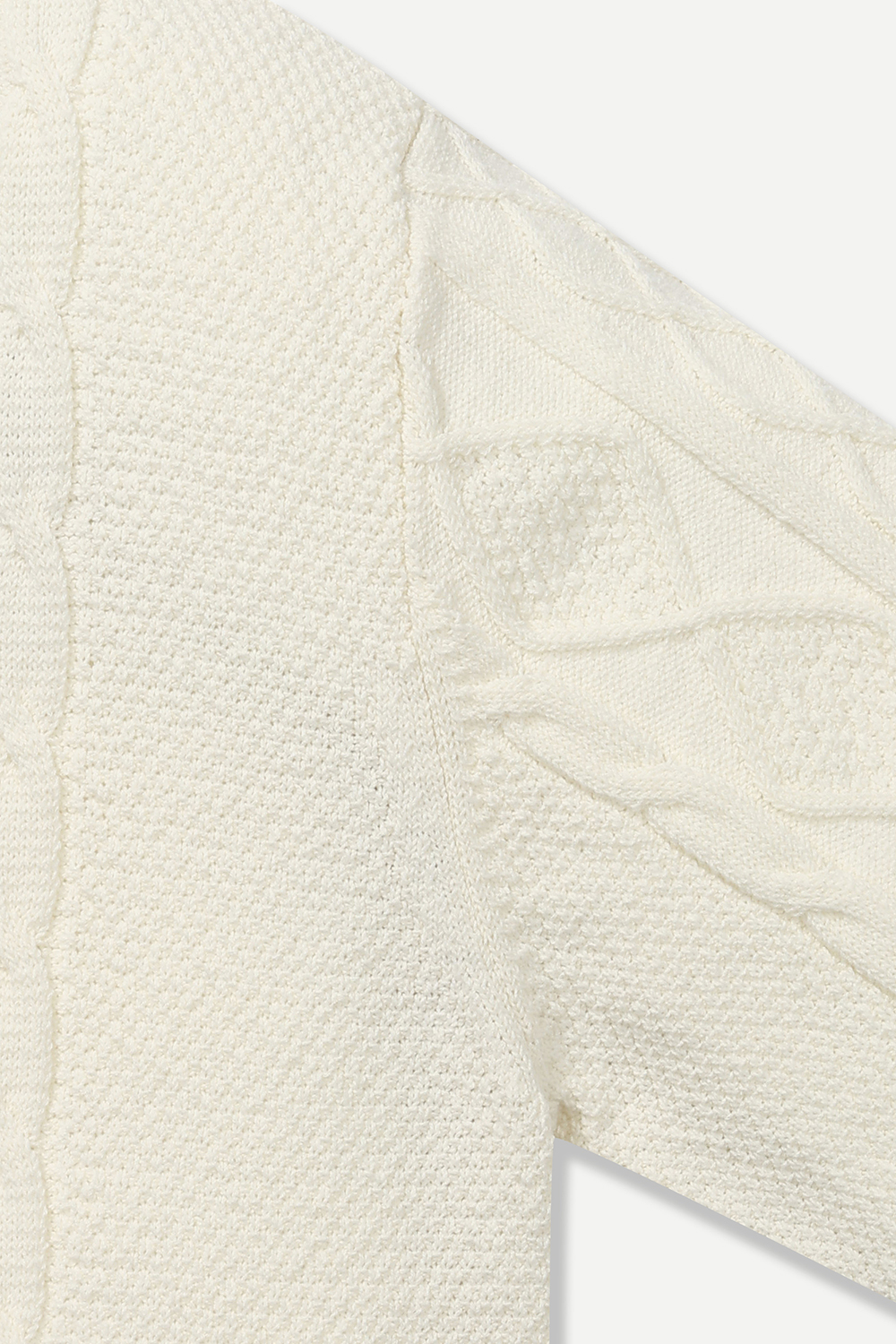 [공식몰]케이블 트위스트 브이넥 니트 아이보리