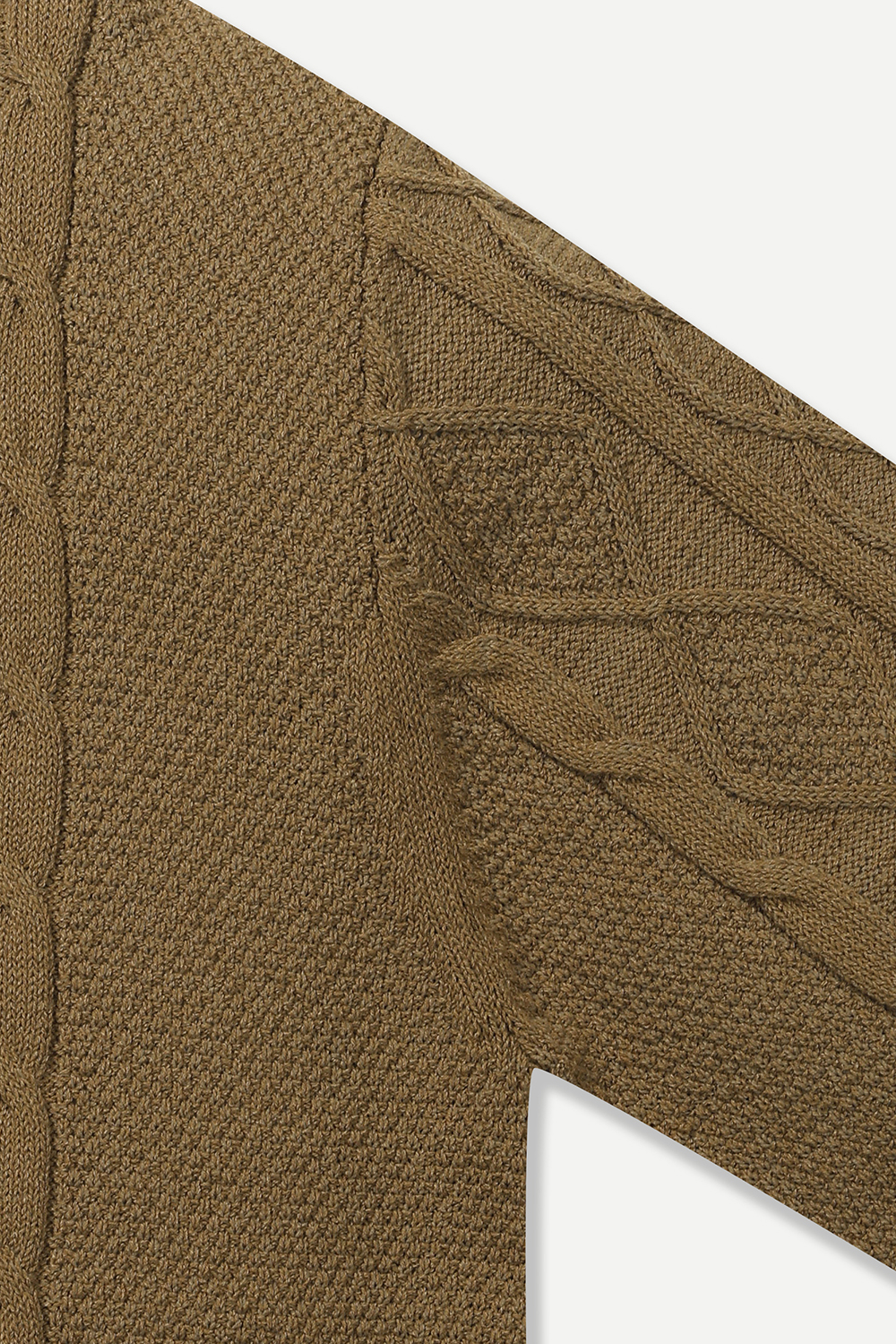 [공식몰]케이블 트위스트 브이넥 니트 카키