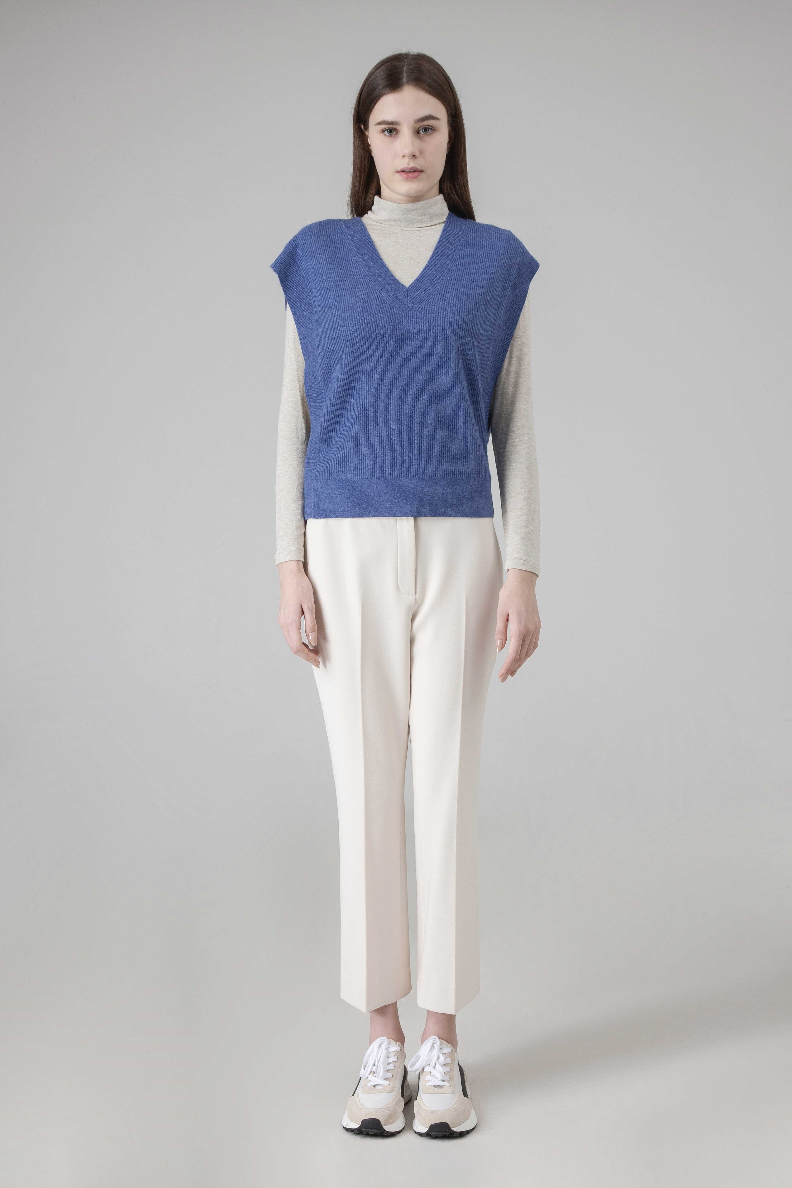 [공식몰] 딥 브이넥 니트 베스트 다크블루