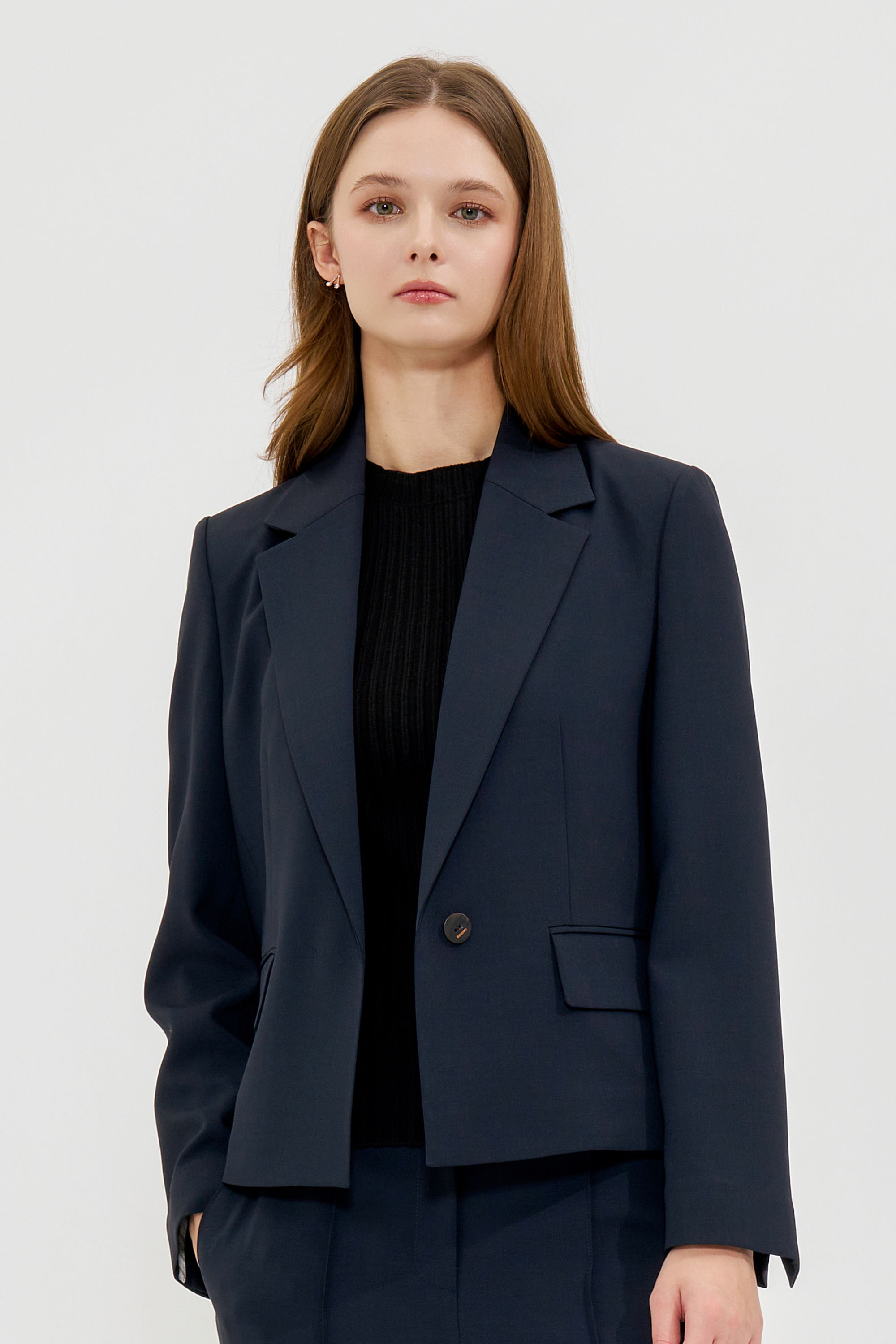 [공식몰] 테일러드 숏 자켓 네이비