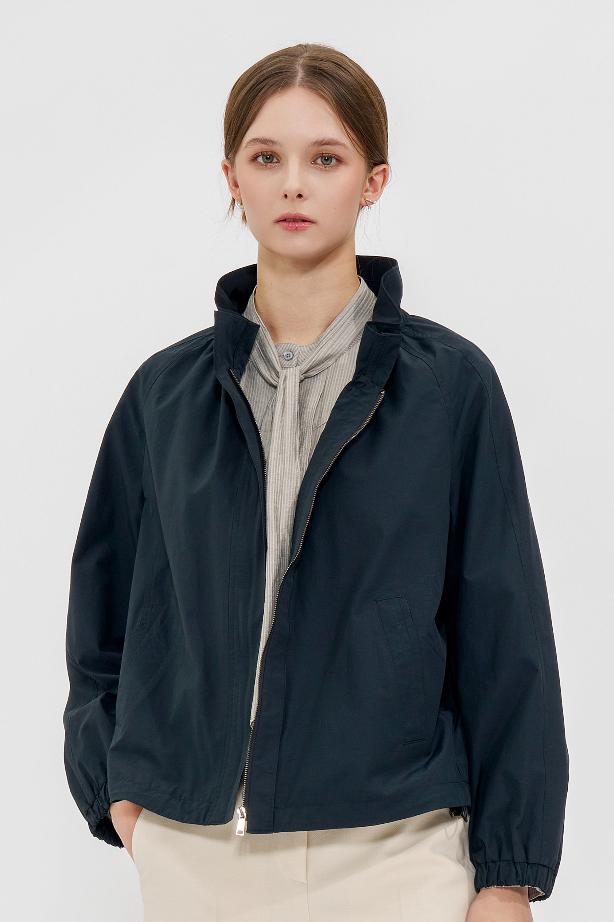 [캐리스노트] 하프넥 숏 기장 벌룬 점퍼 네이비